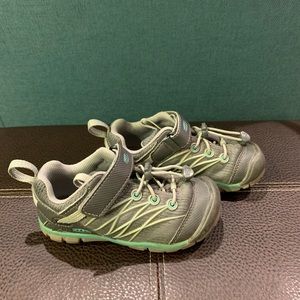 KEEN sneaker/hikers. GUC. Size 9.